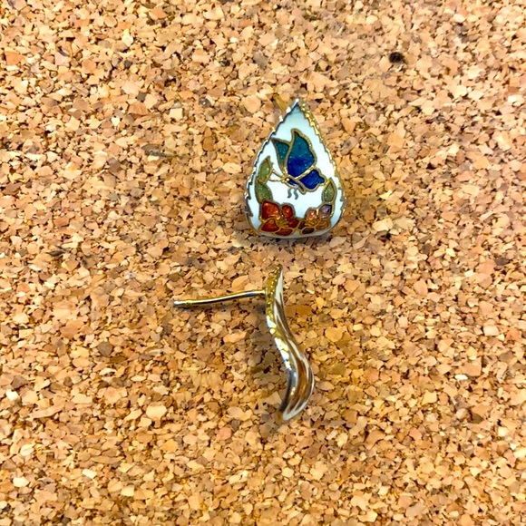 Vintage enamel gold butterfly earrings - Picture 4 of 4